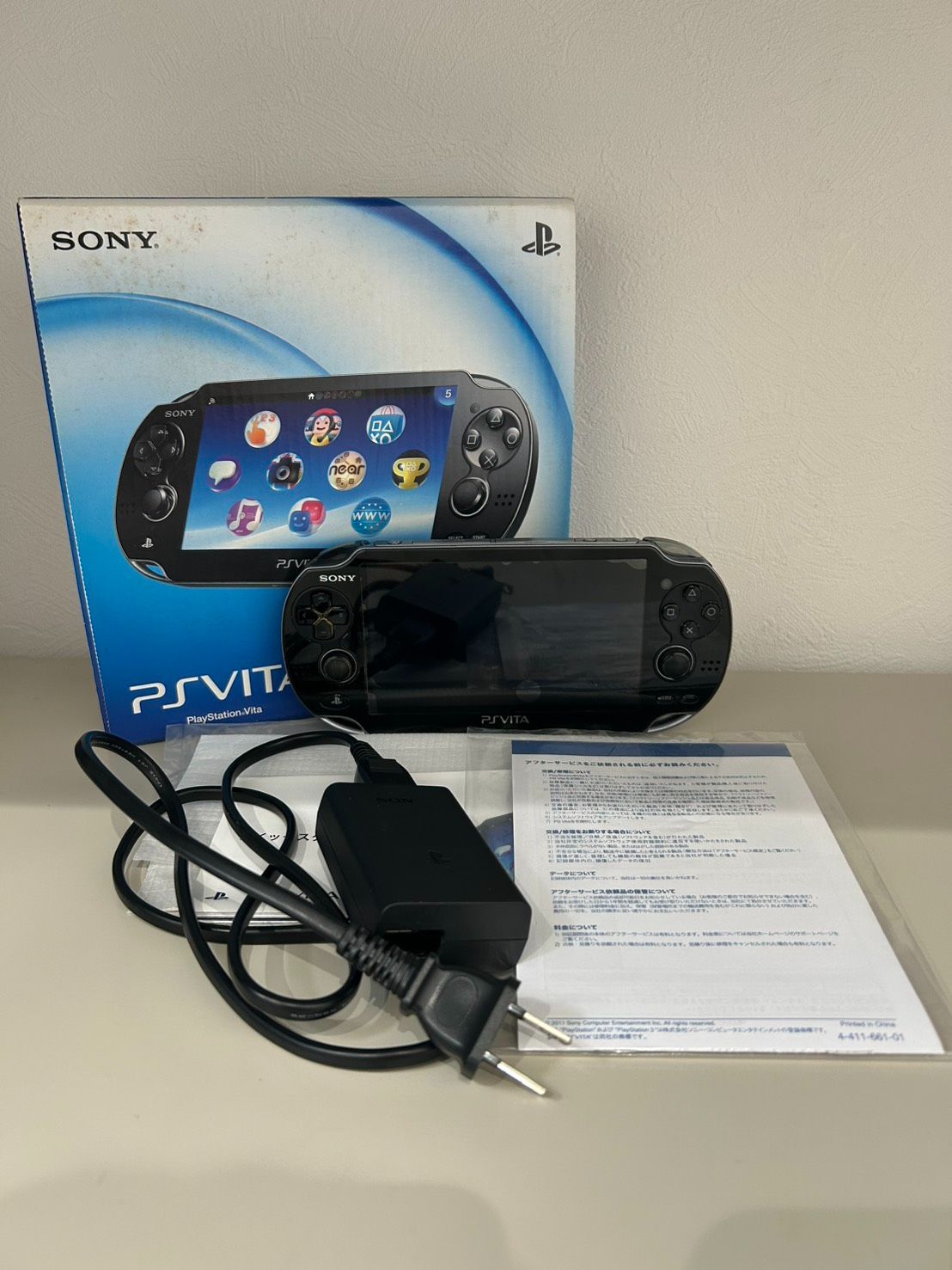 PS Vita PCH-1100 本体 USBケーブル ACアダプター付 ジャンク品