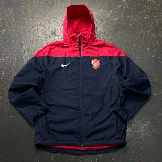 100 NIKE STORM-FIT アーセナル ウィンドブレーカー