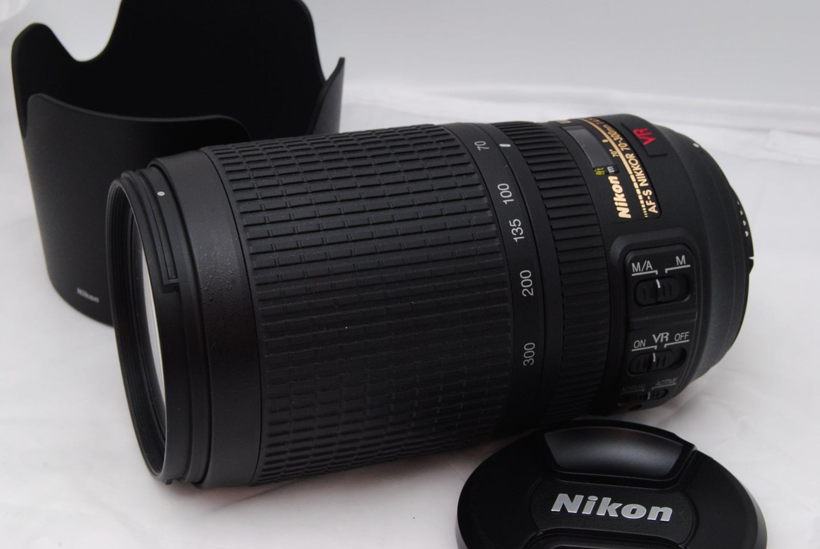 新品級 ★ Nikon \AF-S VR Zoom Nikkor 70-300mm f/4.5-5.6G IF-ED フルサイズ対応