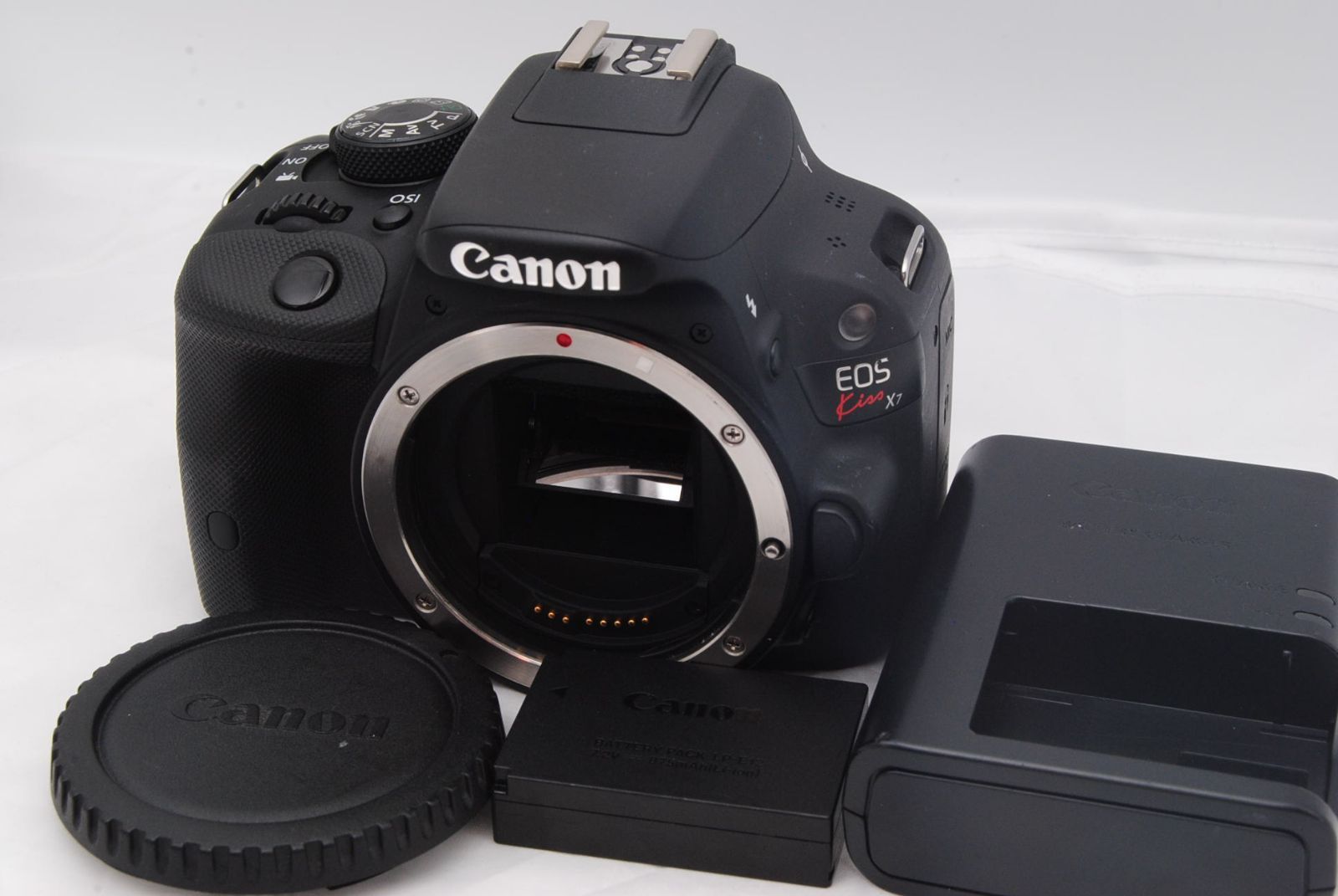 32213ショット！美品 ★ Canon デジタル一眼レフカメラ EOS Kiss X7 ボディー KISSX7-BODY
