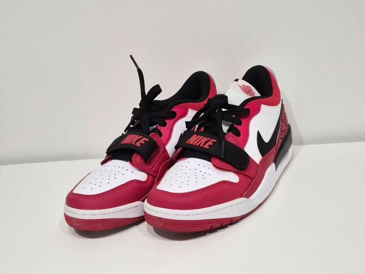270 NIKE エアジョーダン レガシー 312 ロー シカゴ レッド