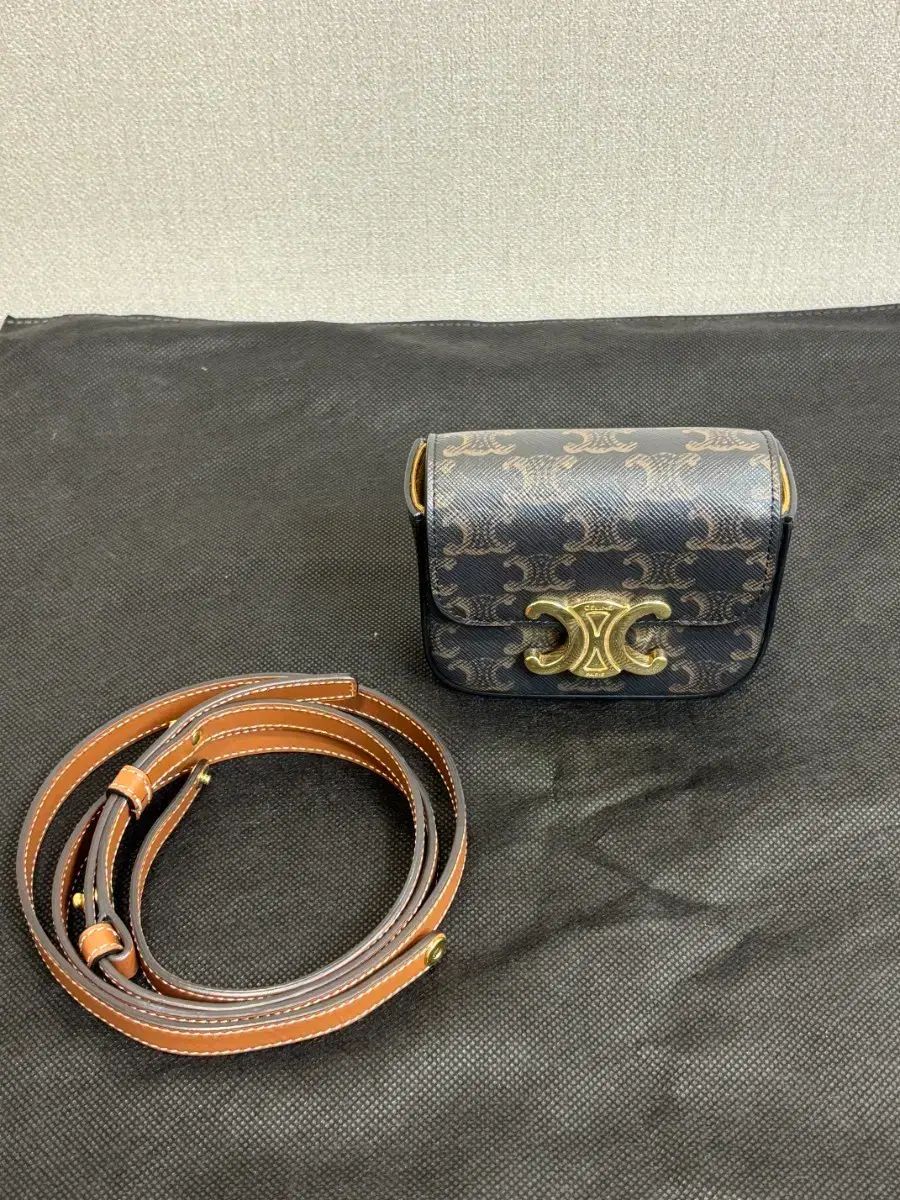 Celine セリーヌ ミニロード タン