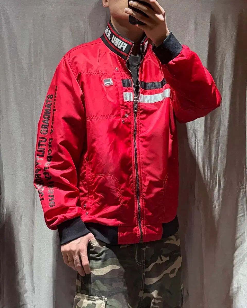 XL FUBU(フブ) プーさんレーシング レタリング レッド ナイロン ジャケット