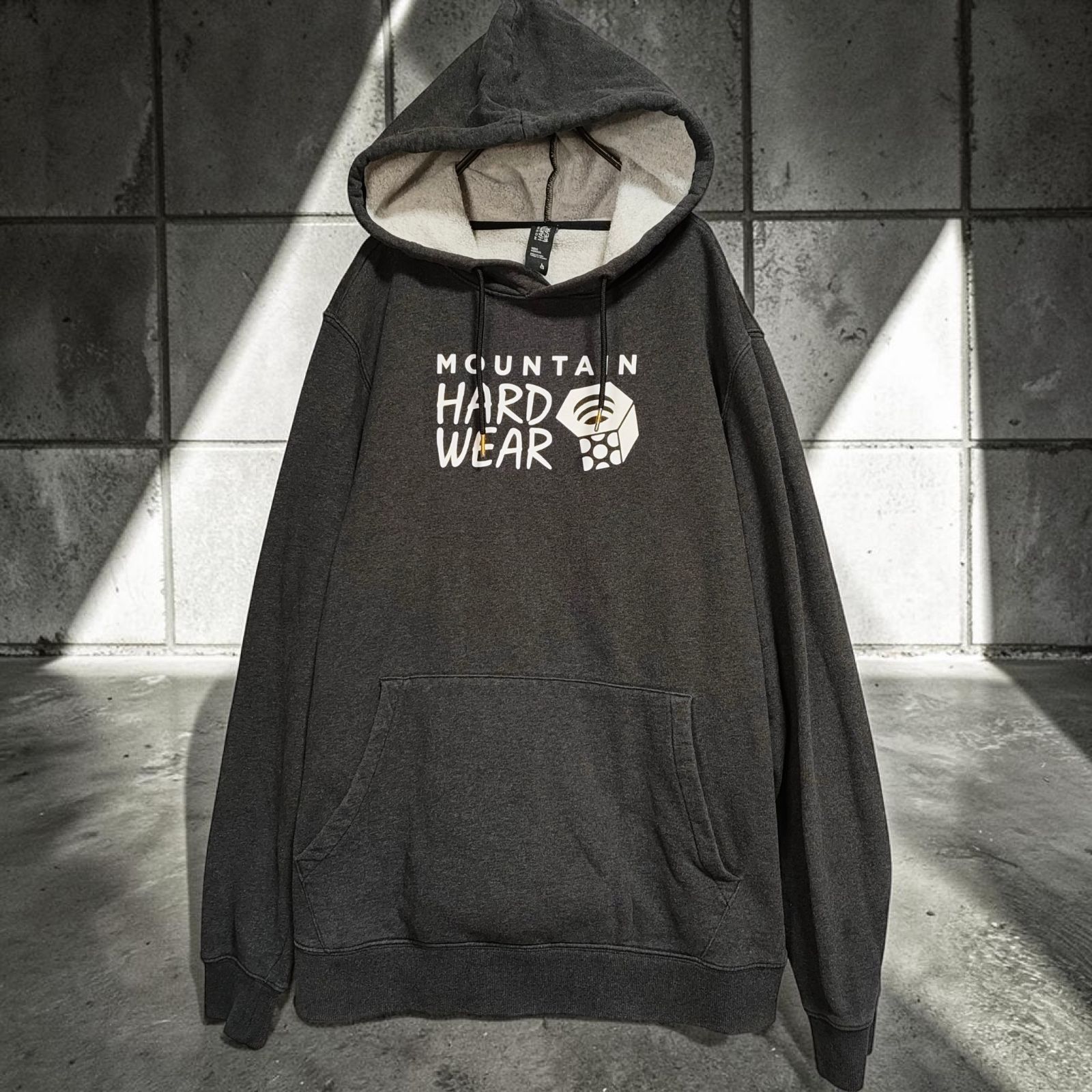 MOUNTAIN HARDWEAR Modern Archive マウンテンハードウェア スウェット 