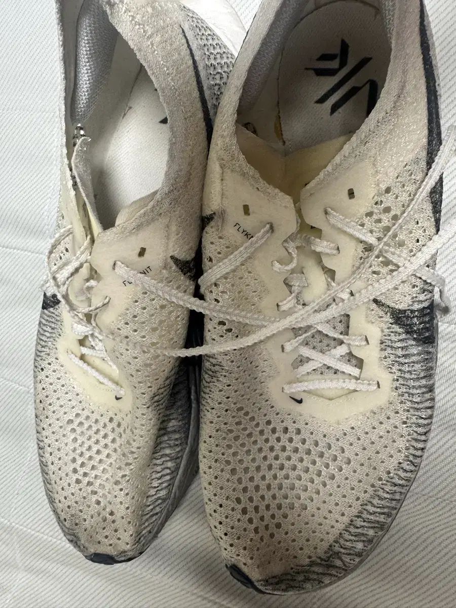 NIKE ヴェイパーフライ3 275 使用感 다분 7,003円