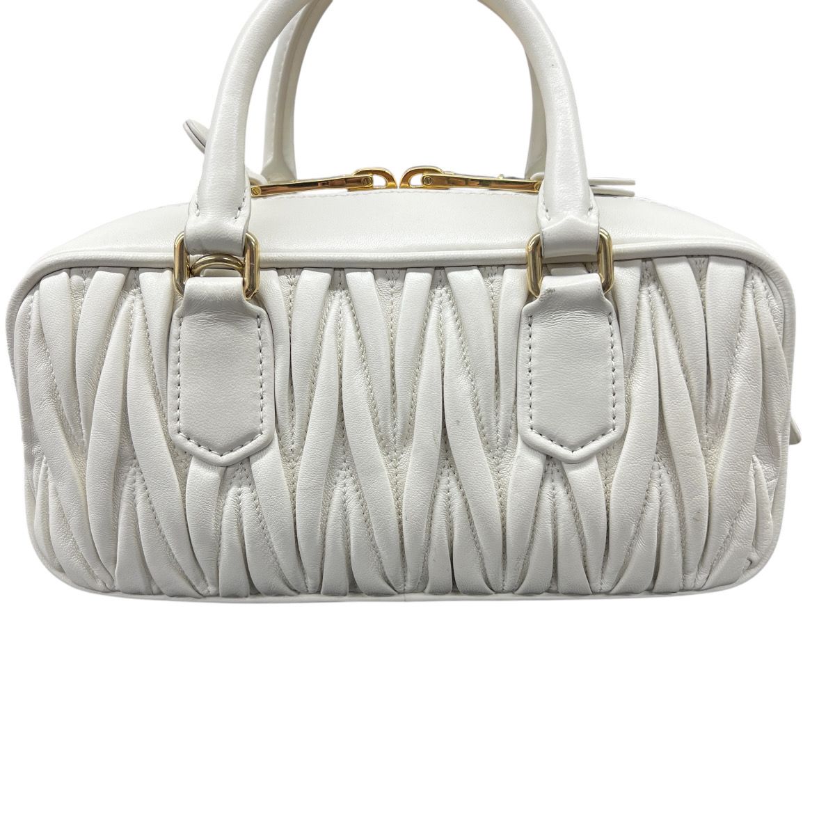 6/9価格改定】miumiu 現行品 極美品 ミュウミュウ MATELASSE 