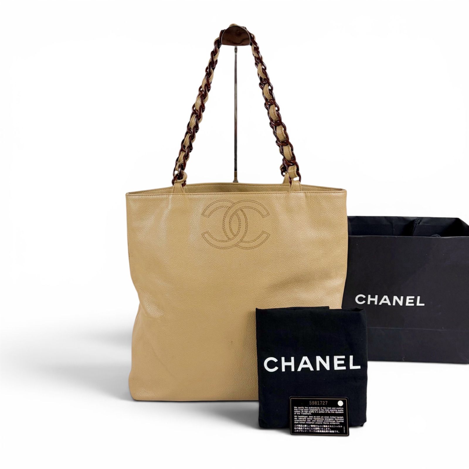 シャネル　CHANEL プラスチックチェーン　トートバッグ　ウッド　べっ甲　ココマーク　刺繍　ベージュ　キャビアスキン
