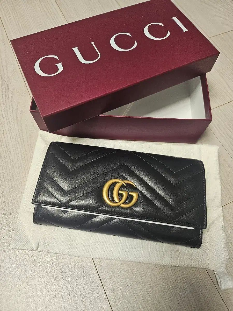 グッチ マーモント マトラッセ 長財布