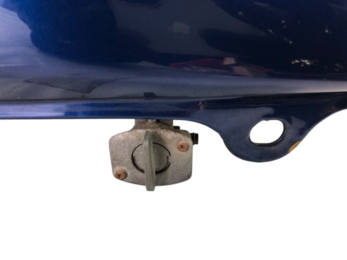 TW200E 2JL ガソリンタンク 燃料タンク オールペイント コック付 タンク内綺麗目 目立った凹み無さそう(中古)2922-N3405(2) TW200E 2JL ガソリンタンク 燃料タンク オールペイント コック付 タンク内綺麗目 目立った凹み無さそう(中古)2922-N3405(2)