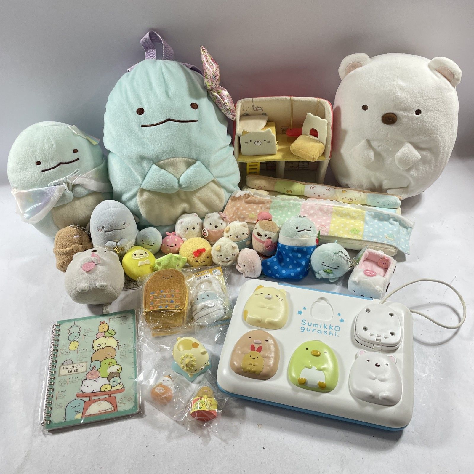 ★ すみっコぐらし ぬいぐるみ まとめ商品 しろくま ねこ とかげ エビフライのしっぽ など 雑貨 マスコット パソコン 等 すみっこ 2.6kg