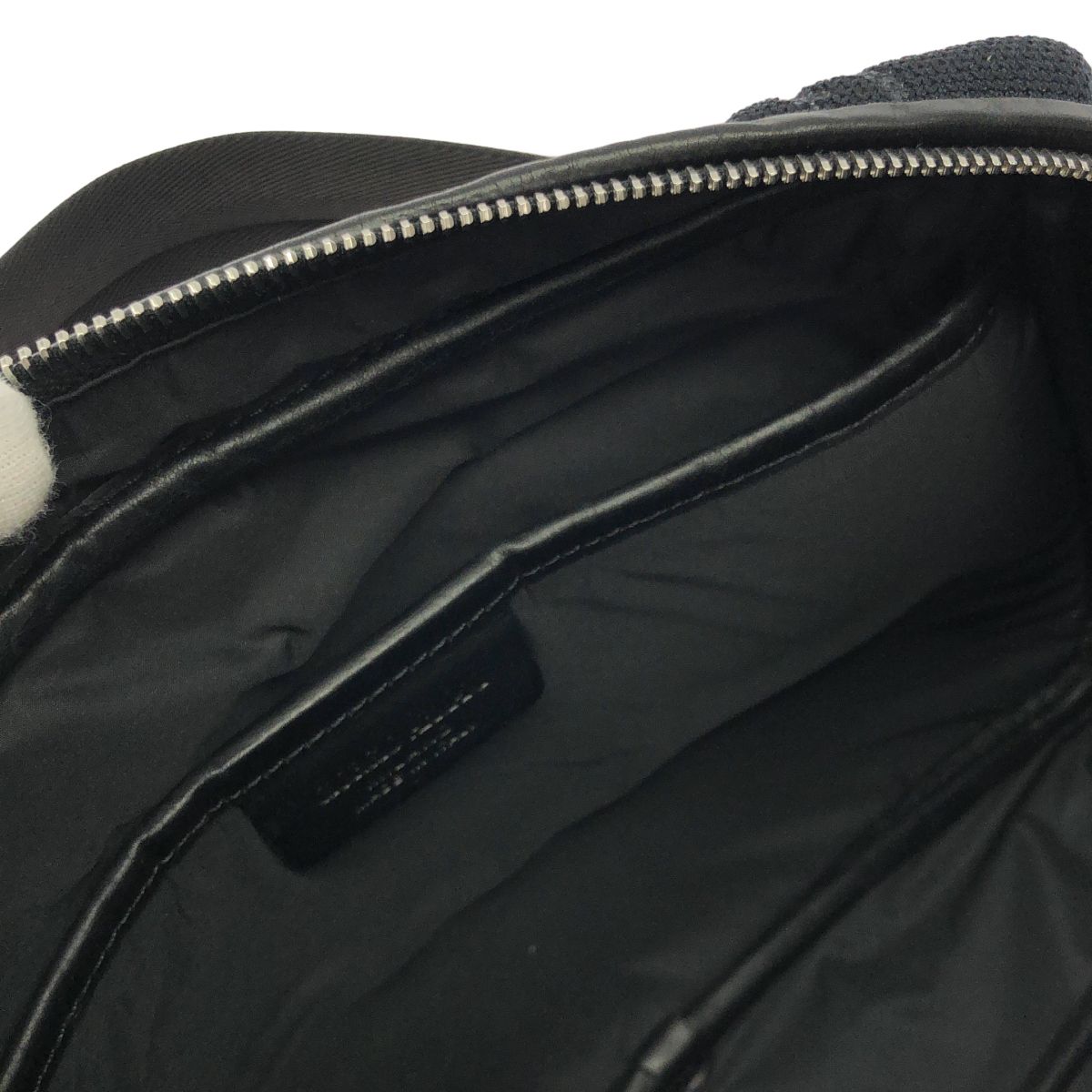 GIORGIO ARMANI ジョルジオアルマーニ ショルダーバッグ ブラック