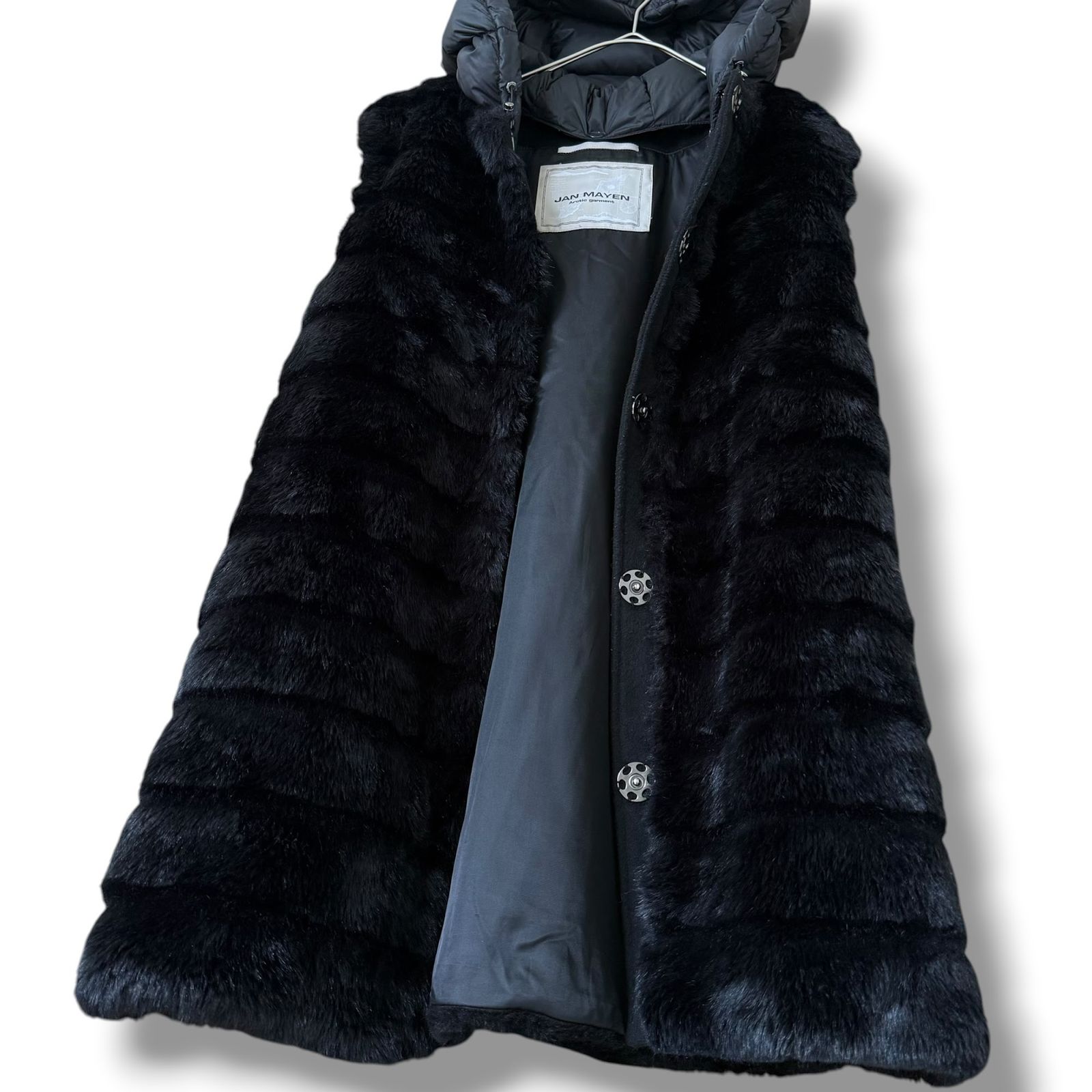 美品 MOORER社 JAN MAYEN ふわふわエコファー ダウンジレ 黒 - メルカリ