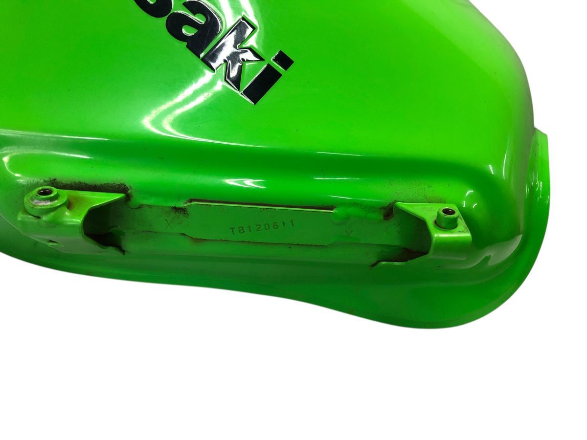 KAWASAKI　ニンジャ250R　EX250K　フューエルタンク　燃料タンク　凹み漏れ無し　交換　補修にも（中古）TO-N3403