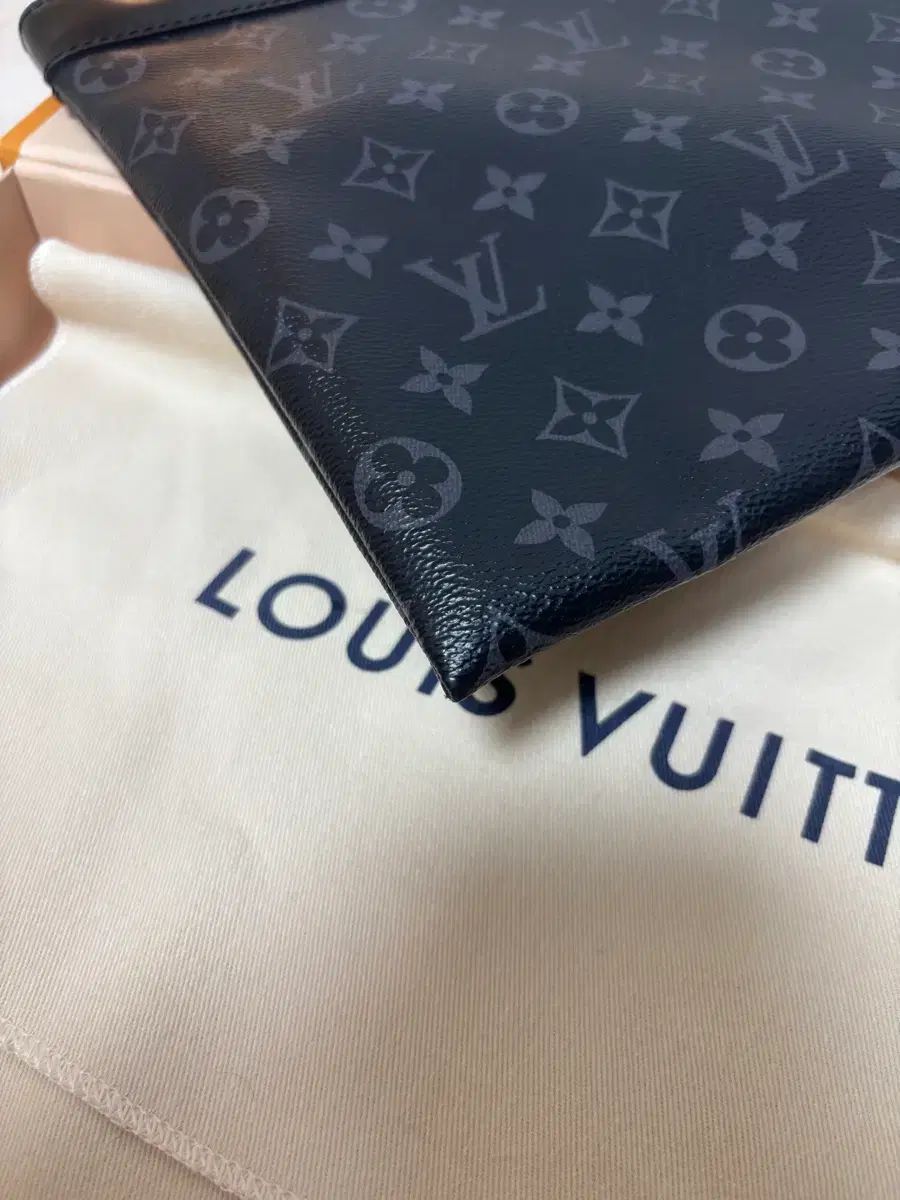 ルイヴィトン エクリプス クラッチバッグ
