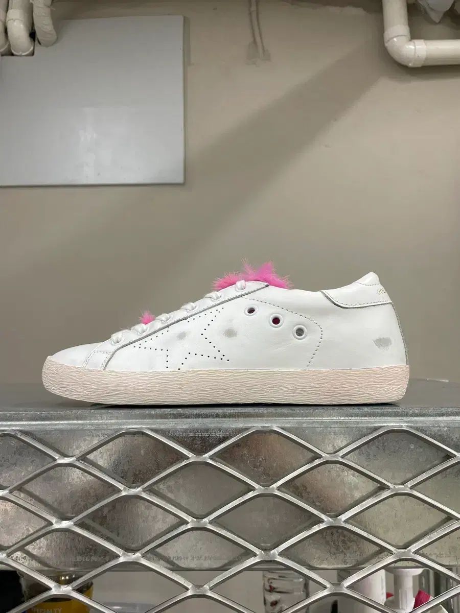 GOLDEN GOOSE ゴールデングース 白 ピンクファー トリム 38 (gr-5253)