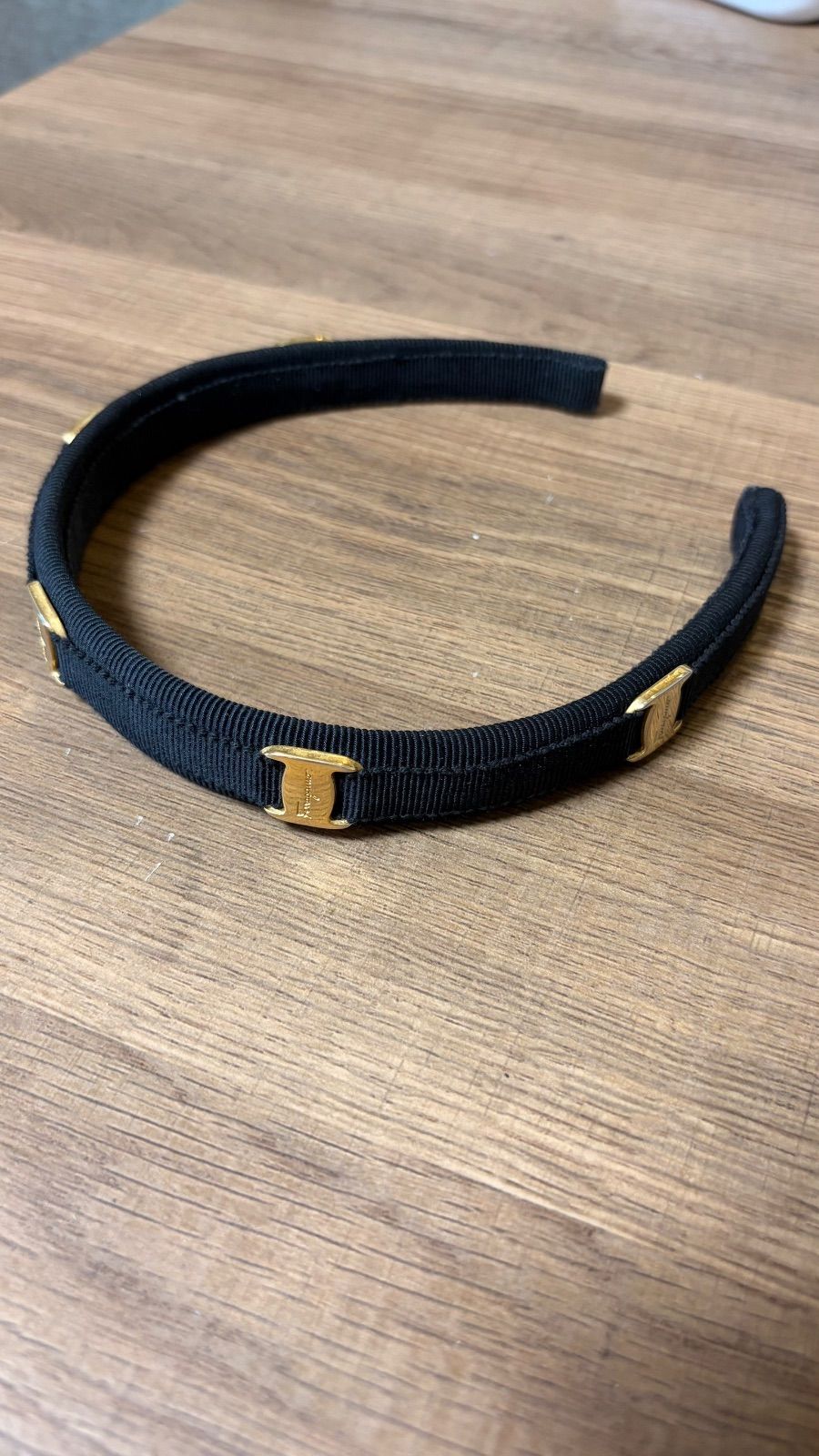 Salvatore Ferragamo フェラガモ ヴァラ リボン カチューシャ ブラック ゴールド金具