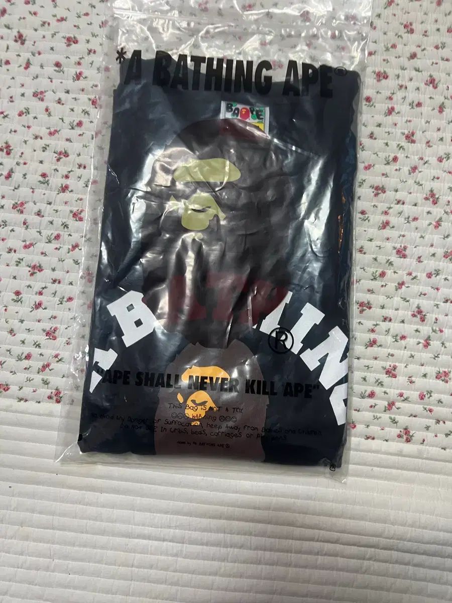 A BATHING APE アベイシングエイプ 半袖Tシャツ ブラック