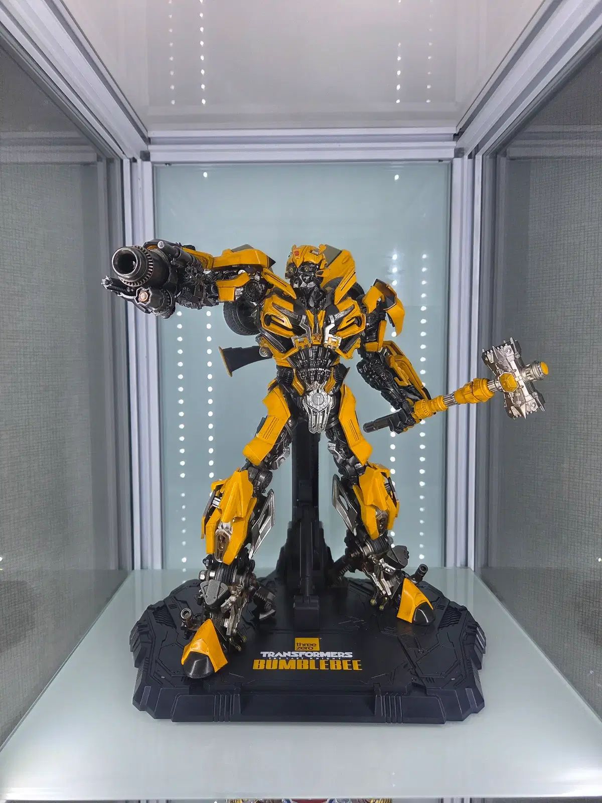threezero 최후의기사 범블비 DLX 出品