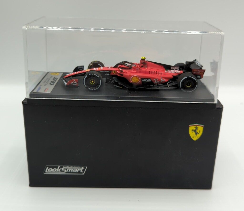 Look Smart 1/43 Scuderia Ferrari SF23 No.55 Scuderia Ferrari Winner Singapor LSF1054