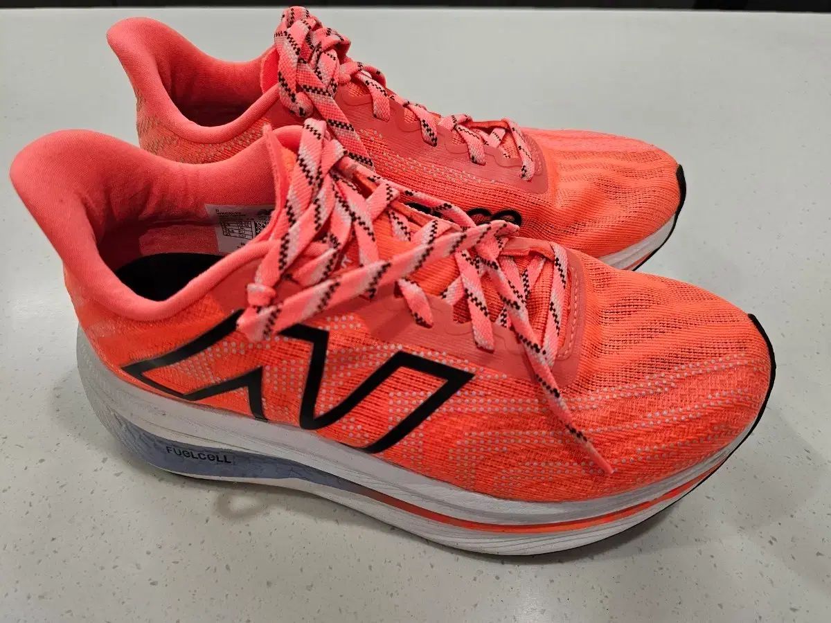 ニューバランス フューエルセル s c Trainer V2
