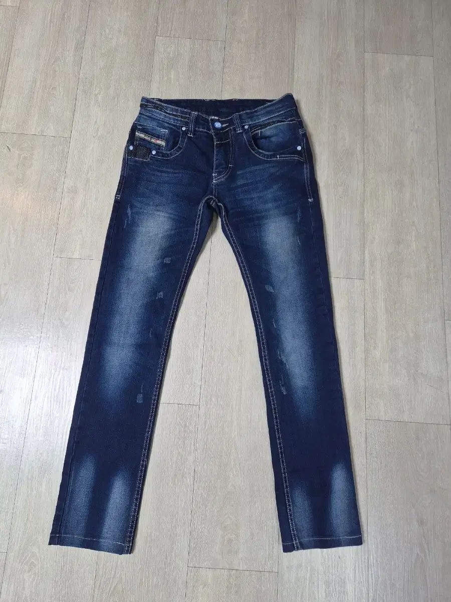 (ほぼ新品) DIESEL メンズデニム (30)