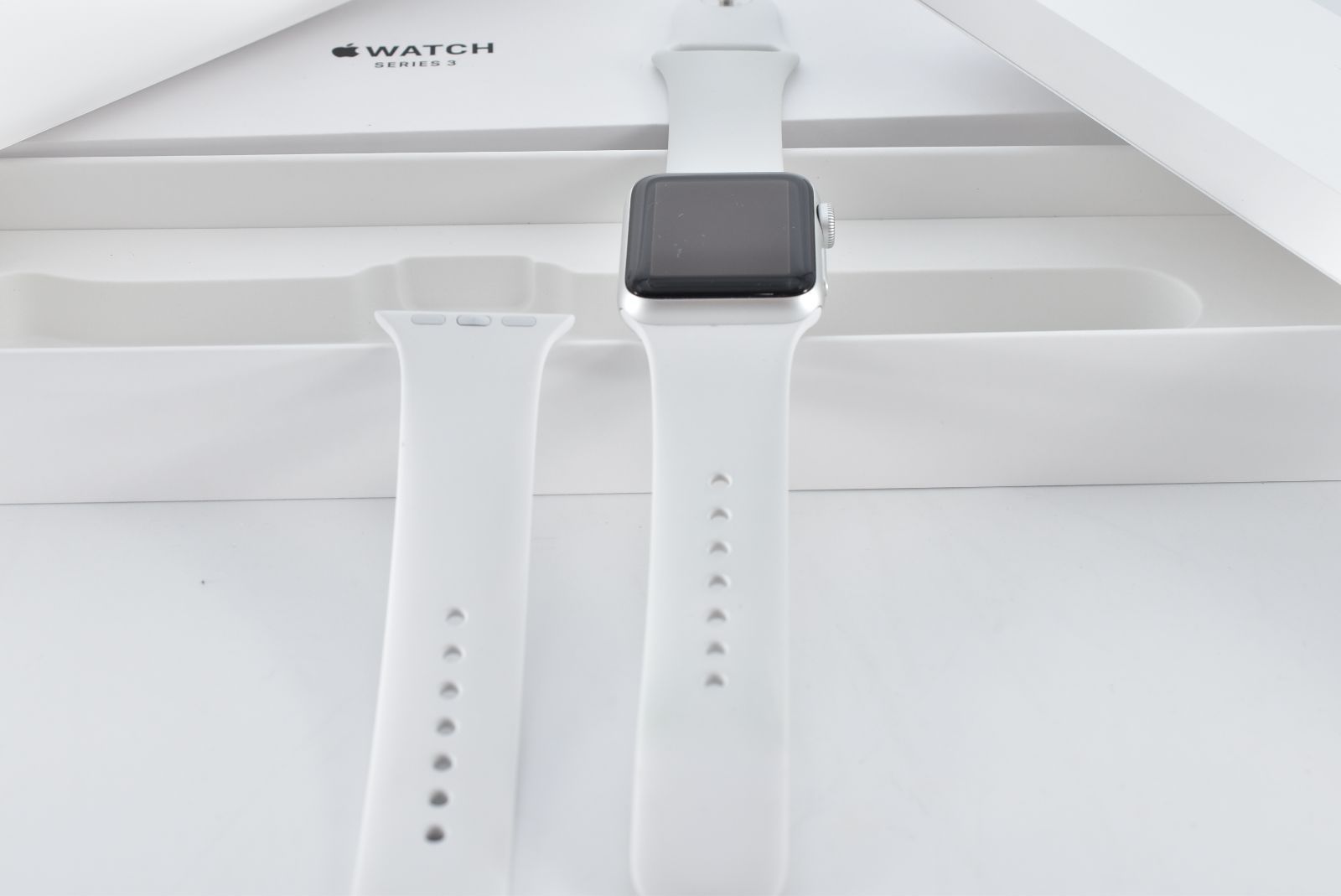 【美品】Apple Watch Series 3 38mm Silver White MTEY2J/A 本体　ベルト2本　説明書　充電器　箱