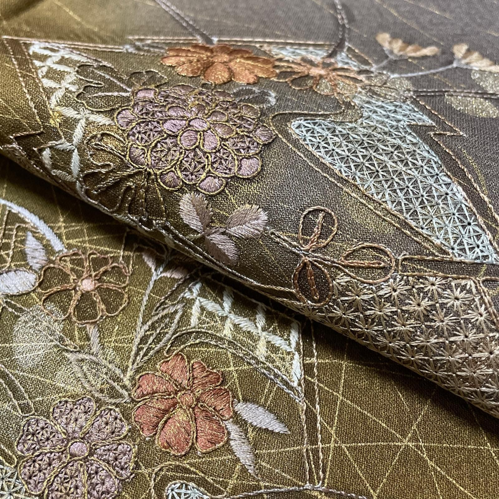 付下げ 刺繍の花模様 暈し染に美しい金彩 着物 正絹 X-3484