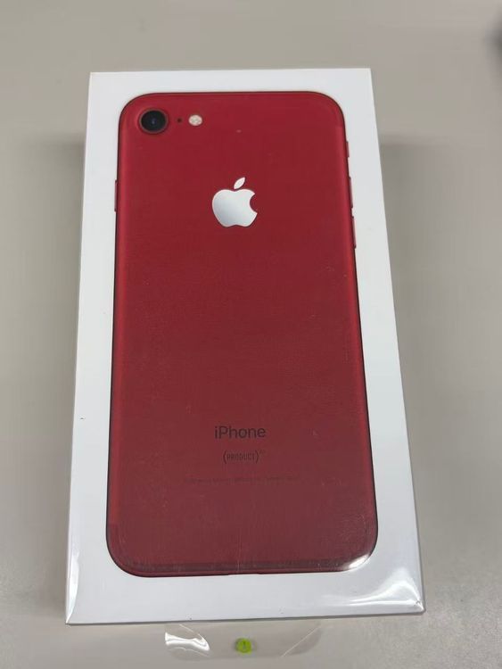 未開封品 docomo SIMフリー iPhone7 128GB レッド