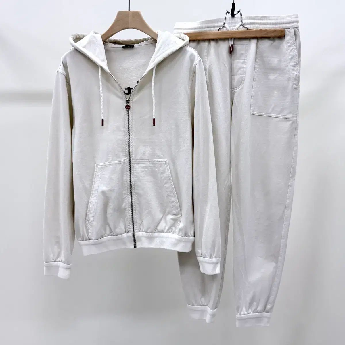 S+級/S Kiton (キートン) バックロゴ コットン フードジップアップ トレーナー セットアップ