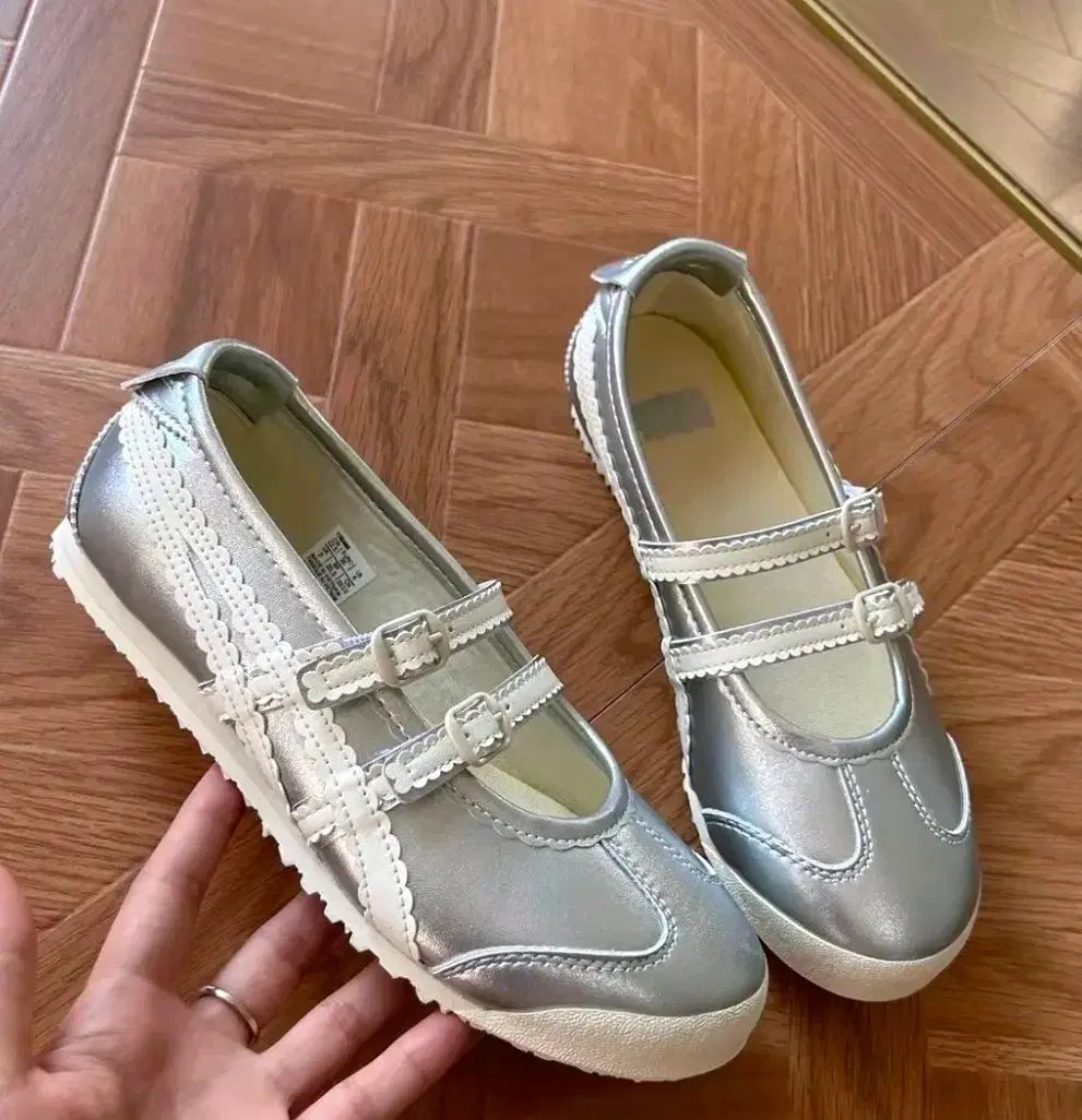新品) オニツカタイガー メキシコ66 メリージェーン シルバー 240