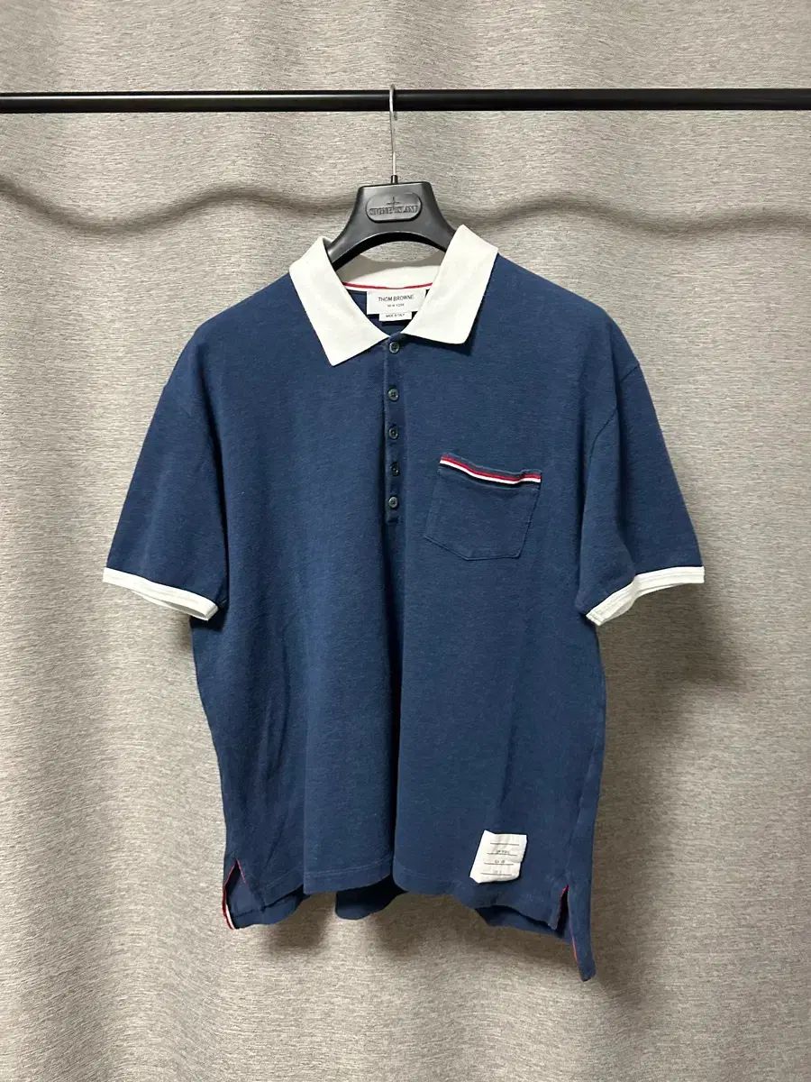 トムブラウン RWB オーバーサイズ KARA（カラ） 半袖Tシャツ ダークブルー (3)