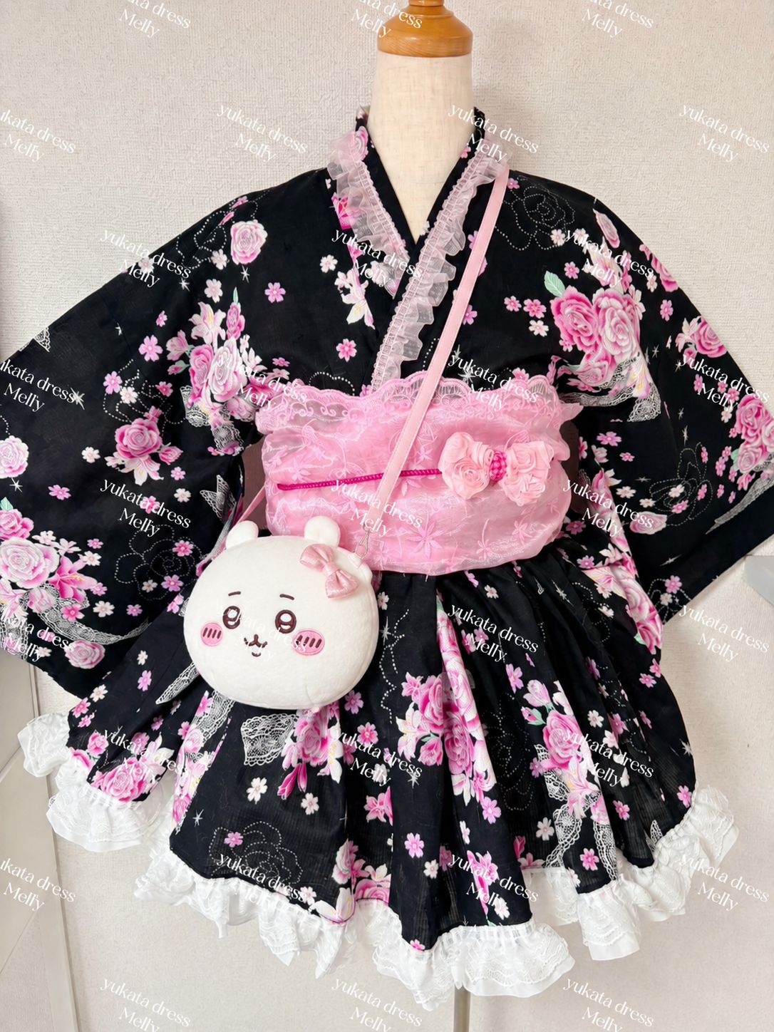 ?ピンクローズ、レースリボン、ラメキラキラ　ロマンティック浴衣ドレス