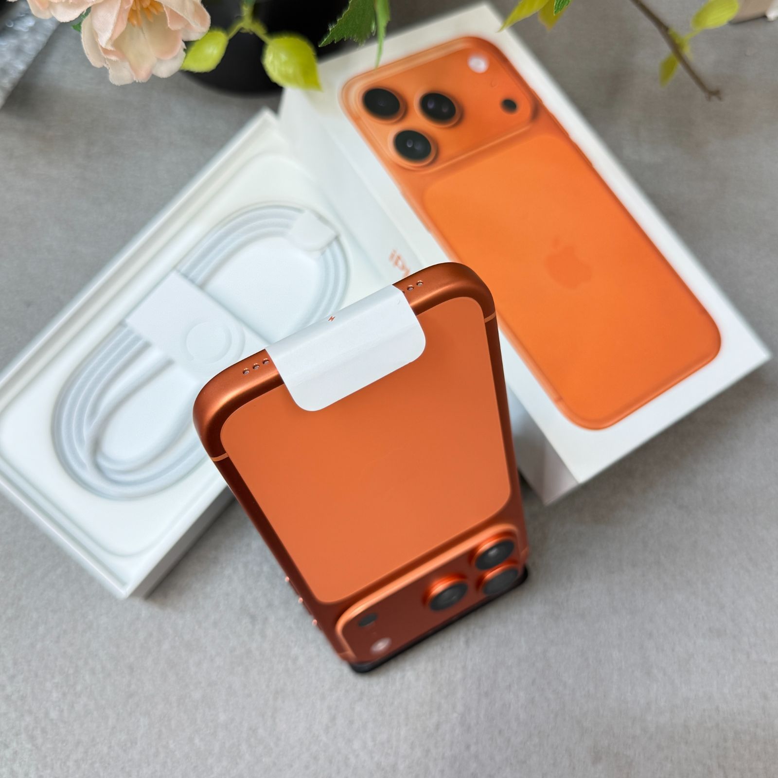 iPhone 17 Pro 256GB オレンジ SIMフリー 新品 - メルカリ