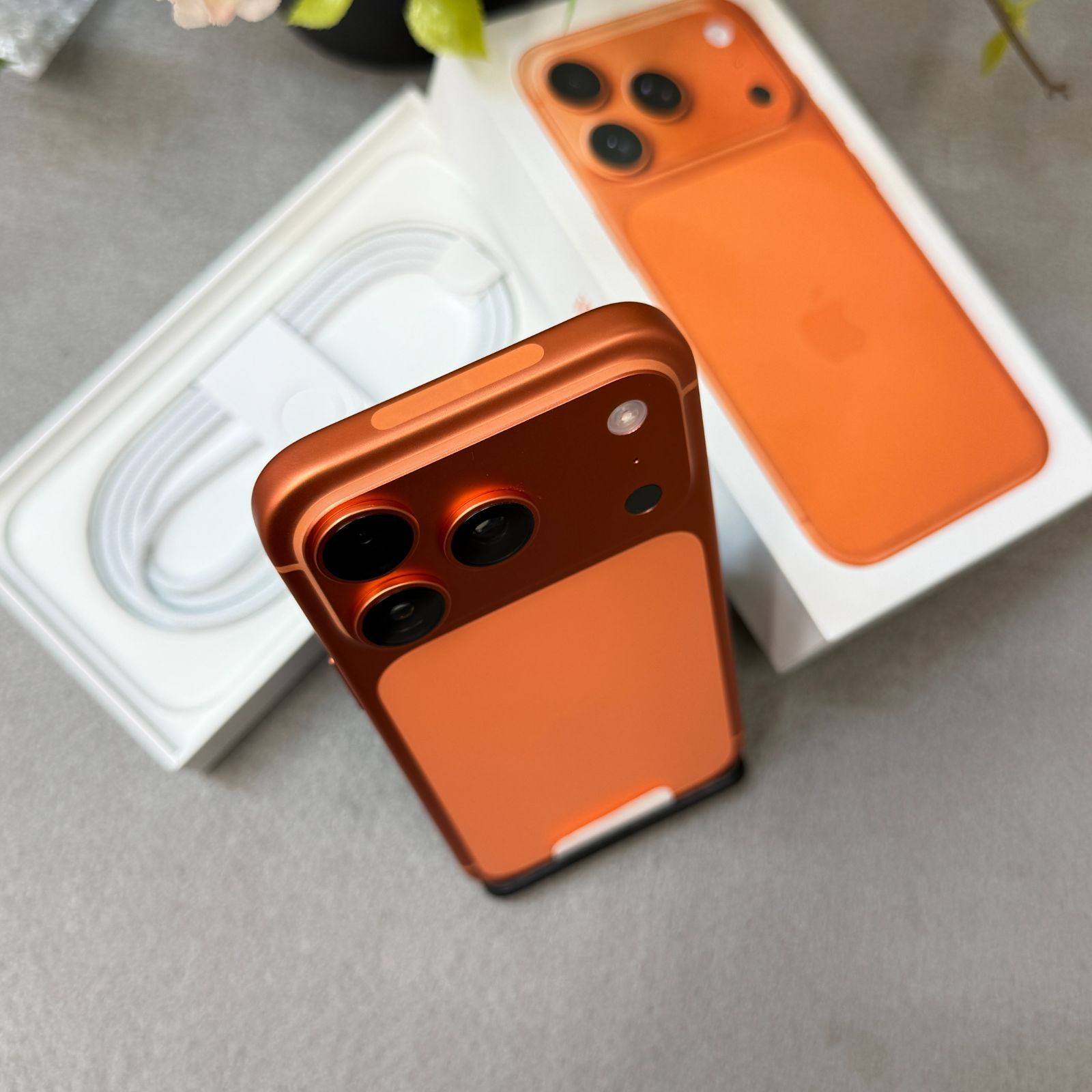 iPhone 17 Pro 256GB オレンジ SIMフリー 新品 - メルカリ
