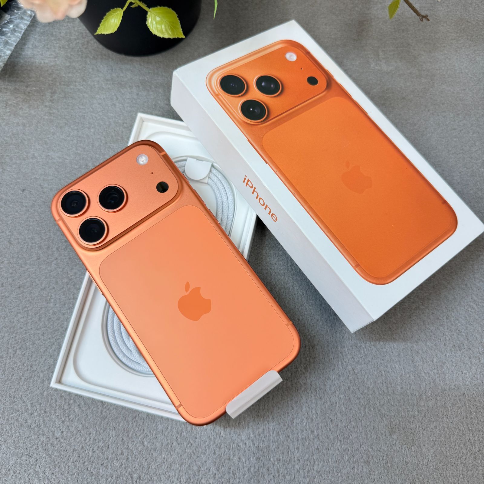 iPhone 17 Pro 256GB オレンジ SIMフリー 新品 - メルカリ