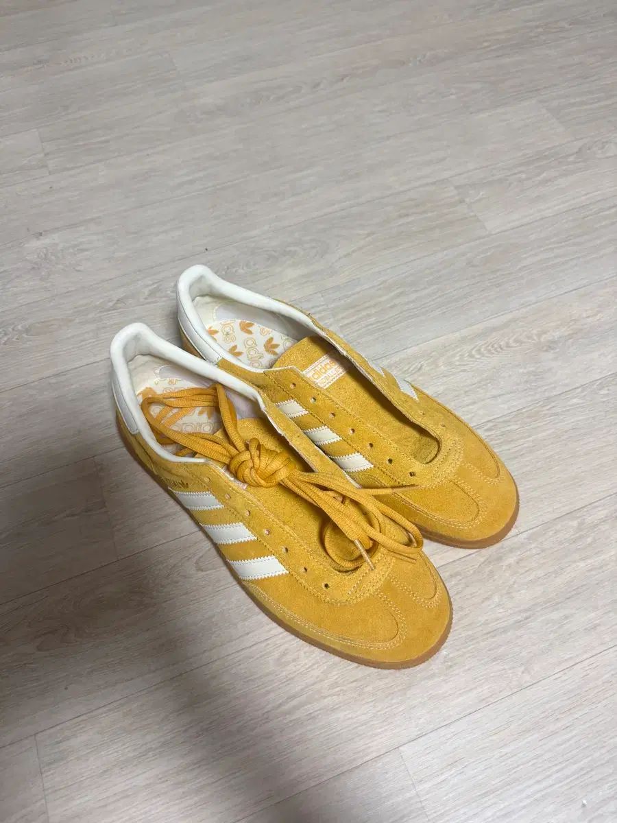 アディダス スペツィアル イェロー 275