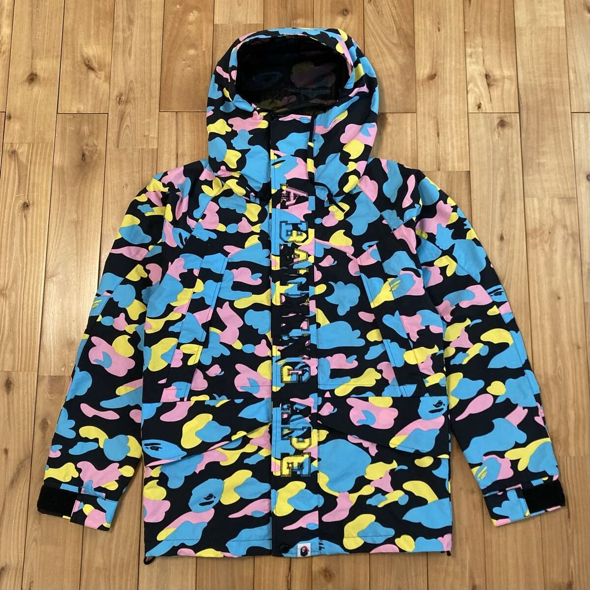 Multi Camo スノボジャケット Mサイズ a bathing ape BAPE hoodie snowboard jacket candy camo エイプ ベイプ アベイシングエイプ i78