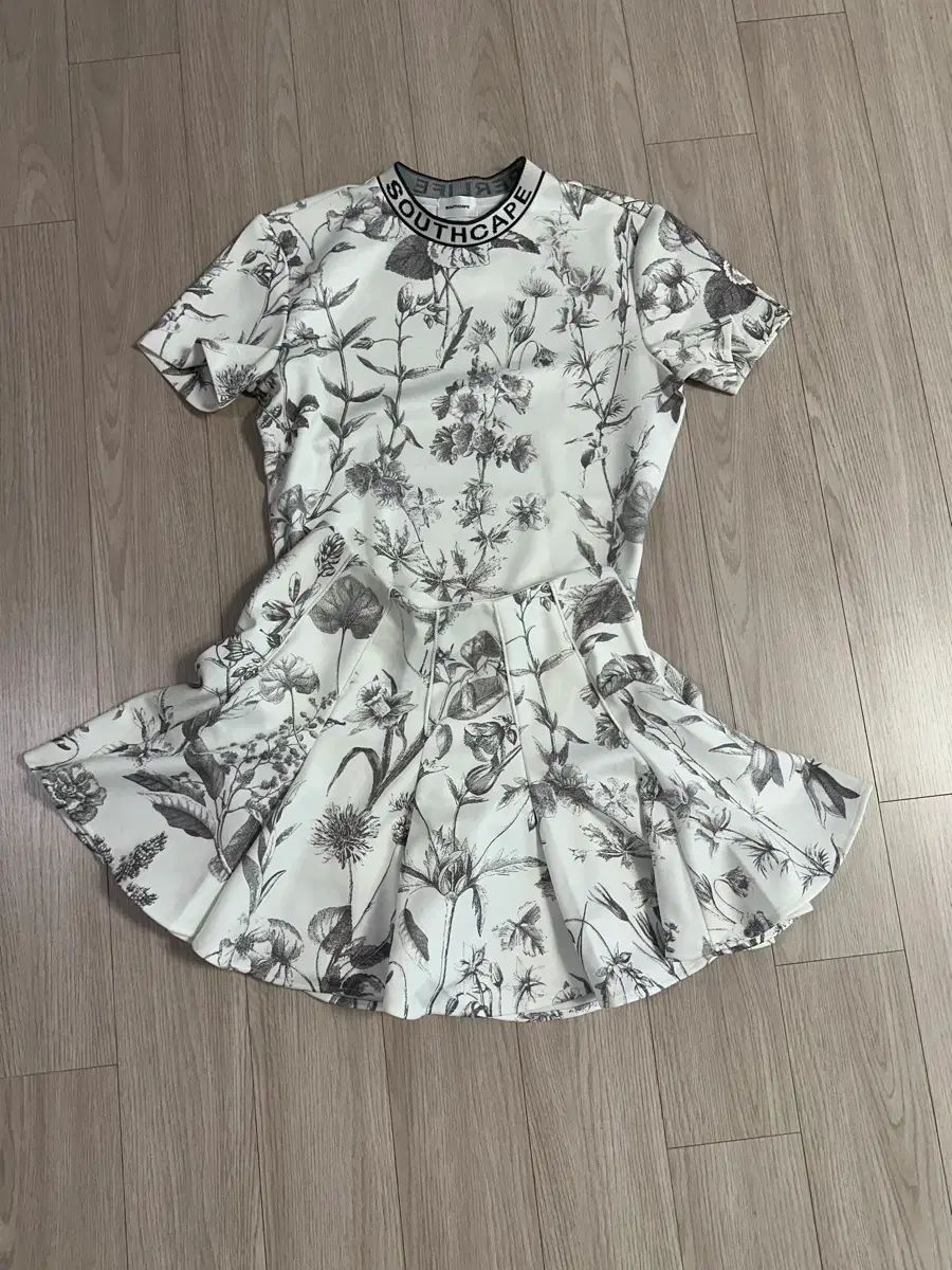 SOUTH CAPE レディース フローラル パータン Tシャツ スカート セット
