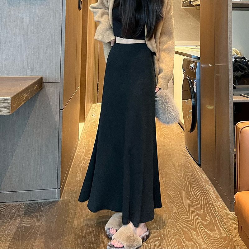 ブラックニットフィッシュテールスカート ハイウエスト Aライン 大人きれいめ 秋冬 美脚