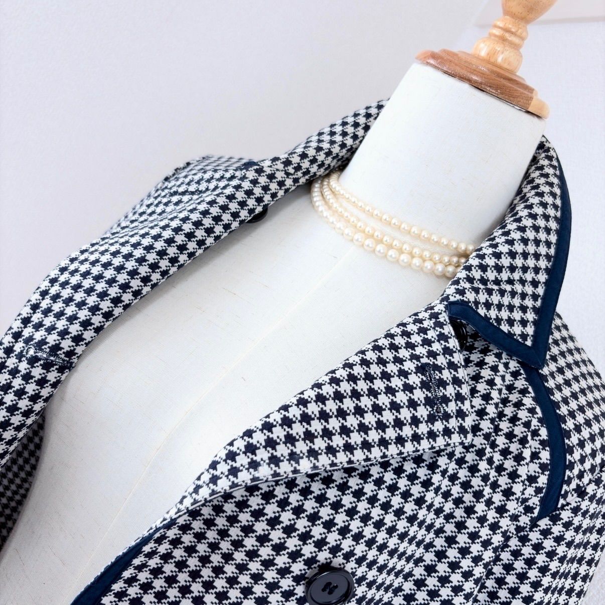 最高級白タグ Max Mara マックスマーラ ハウンドトゥース 千鳥格子柄 ふんわり ショートコート MADE IN ITALY セレブ御用達の洗練されたシルエット。サッと羽織るだけで大人の品格漂うワンランク上のスタイルへ。