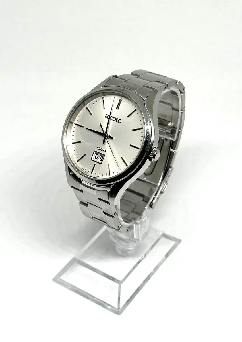 セイコー(SEIKO) Classic クォーツ BIG Date 時計 (モデル: 6N76-00