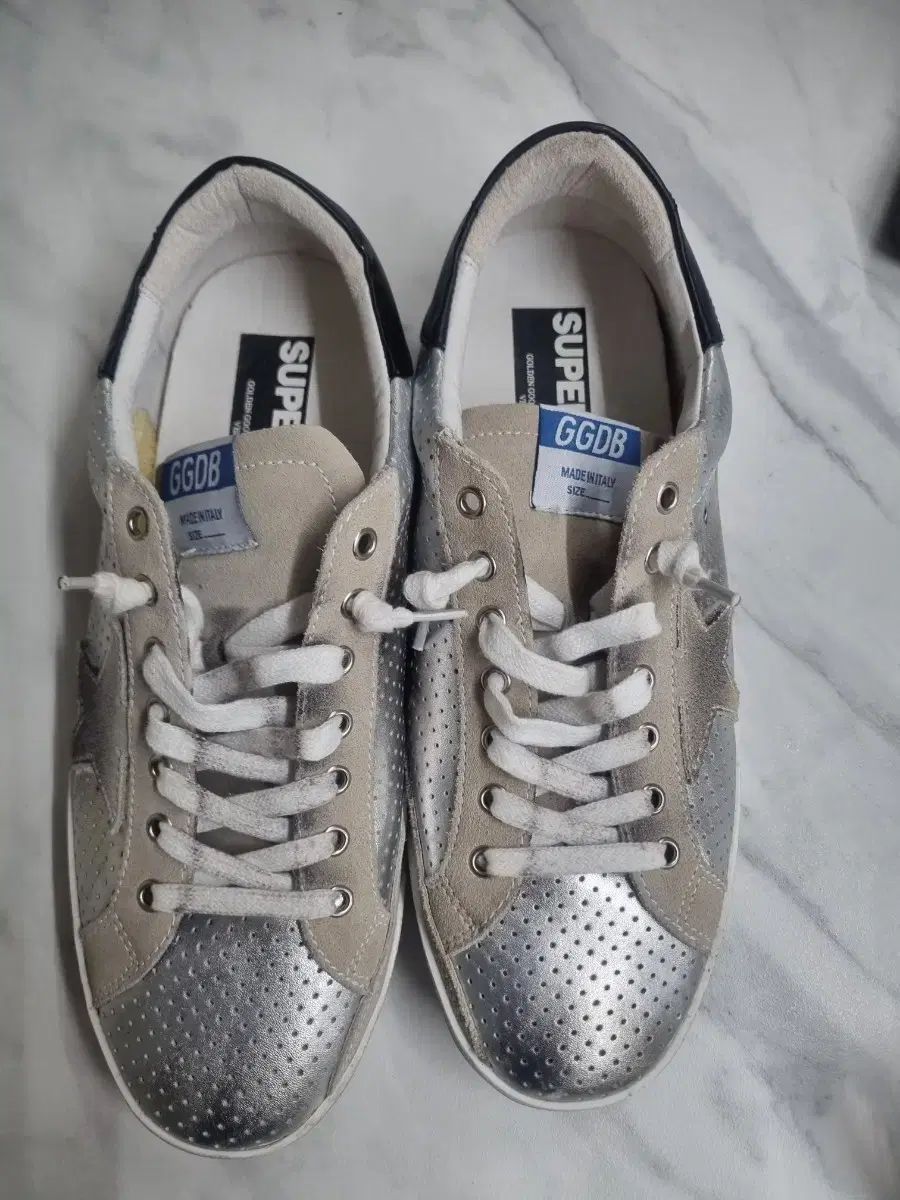 GOLDEN GOOSE ゴールデングース SuperStar シルバー スウェード スニーカー