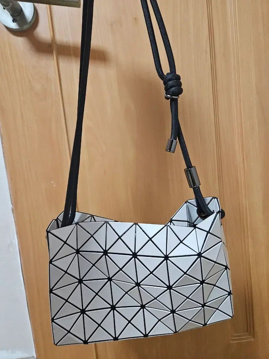 BAO BAO ISSEY MIYAKE バオバオイッセイミヤケ ショルダ— クロス