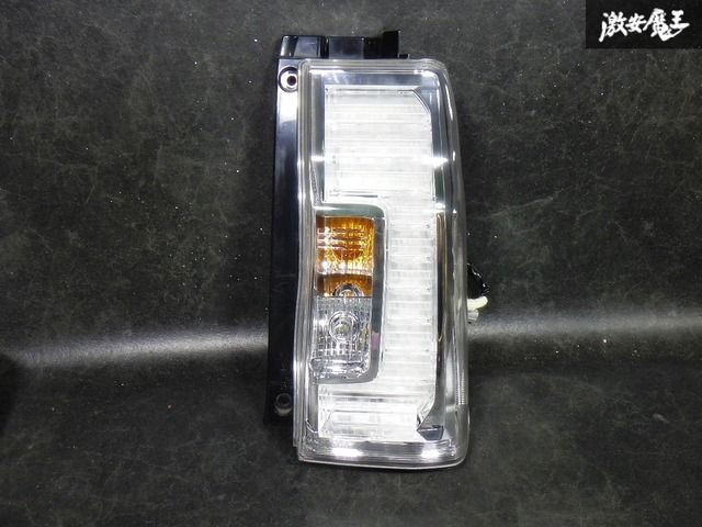 点灯OK ☆即発送☆ ダイハツ純正 LA600S LA610S タント カスタム 後期 LED テールライト レンズ 右 右側 運転席側 TOKAIDENSO 20516