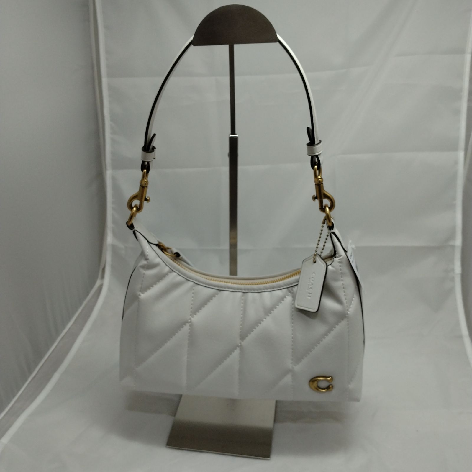 【新品未使用】COACH ショルダーバッグ25・キルティング　ホワイト