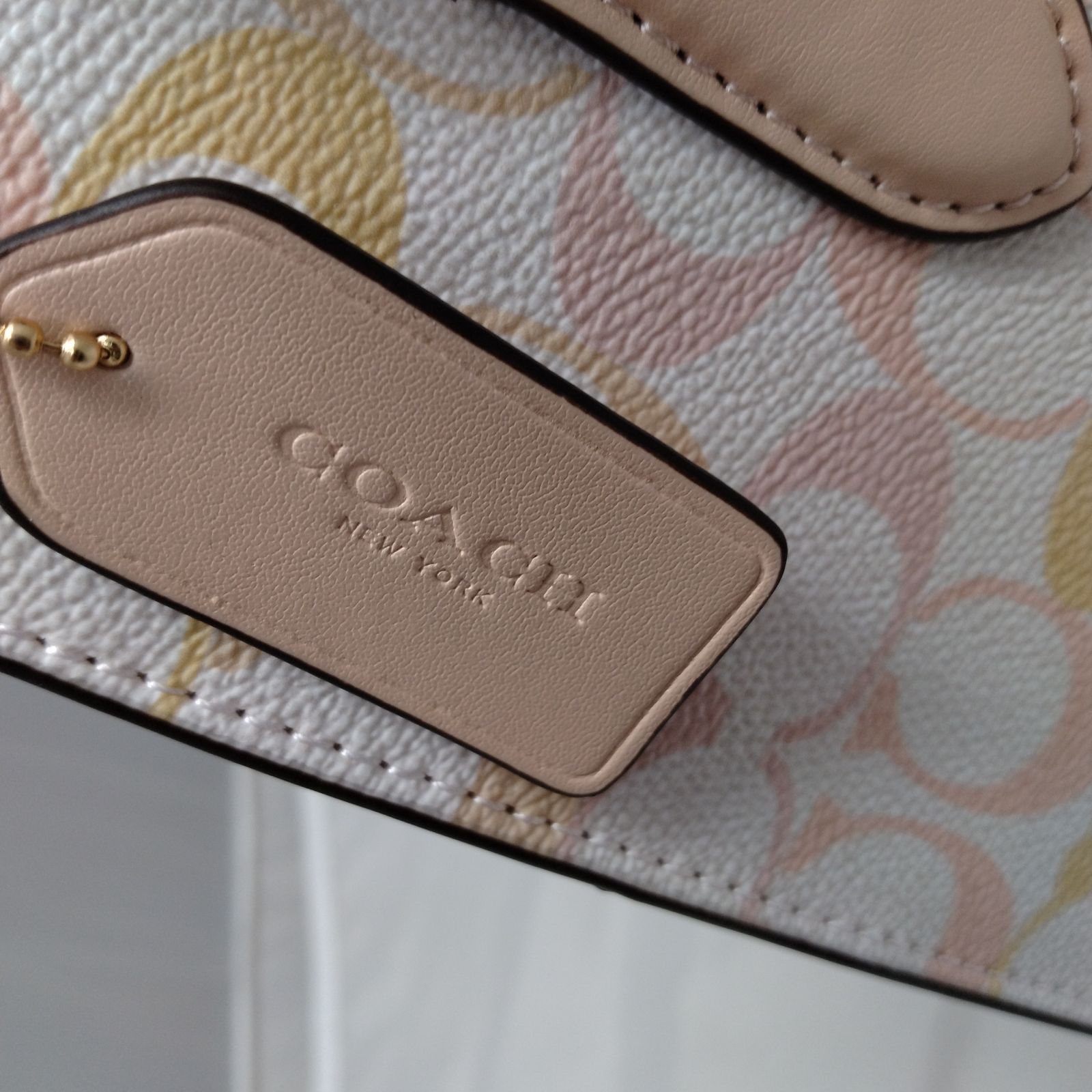 新品未使用】COACH コーチ ハンドバッグ ピンク - メルカリ