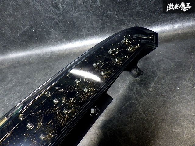 【キレイ！ 即発送！】点灯OK！ VALENTI ヴァレンティ C25 セレナ ライトスモーク ブラッククローム テールライト 左 助手席 60-1312