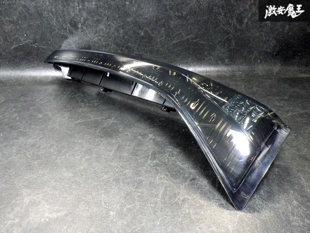 【キレイ！ 即発送！】点灯OK！ VALENTI ヴァレンティ C25 セレナ ライトスモーク ブラッククローム テールライト 左 助手席 60-1312