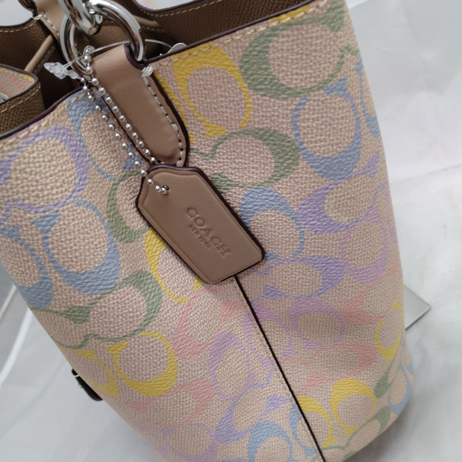 新品未使用】COACH レインボー ショルダーバック - メルカリ