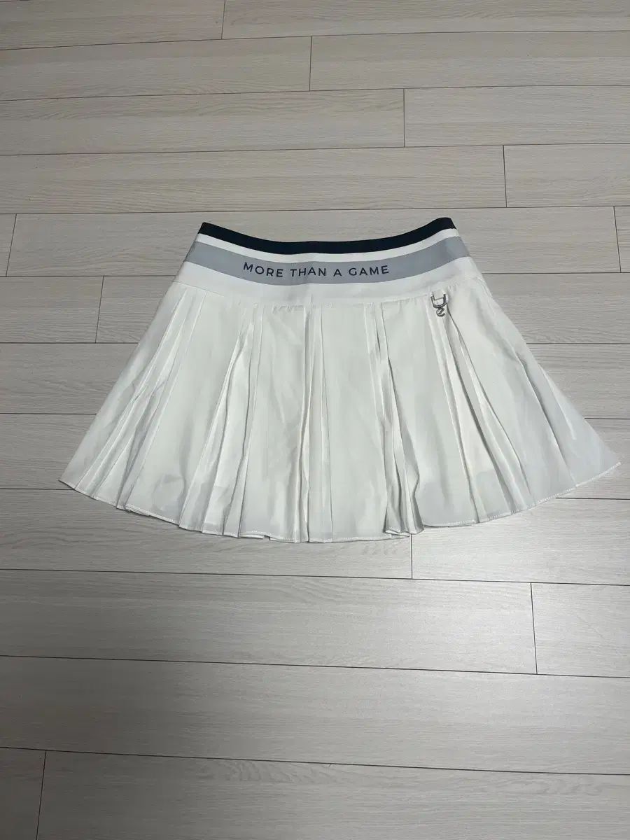 新品) ECCO ゴルフ レディース プリーツ スカート 27 白 レディースゴルフスカート